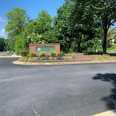Cozy 2 Bedroom, 2 Full Bath Condo Close To Mgm, Top Golf, Natl Harbor & So Much More